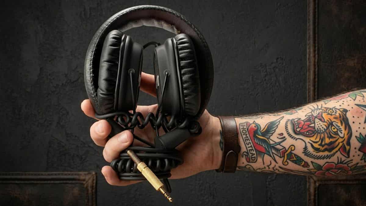 Major I Original Wired Headphone Foldable holding by arms with Old School Tattos